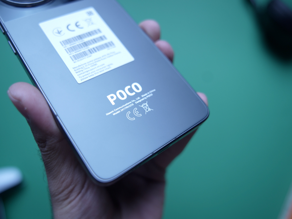 طراحی گوشی F7 پرو