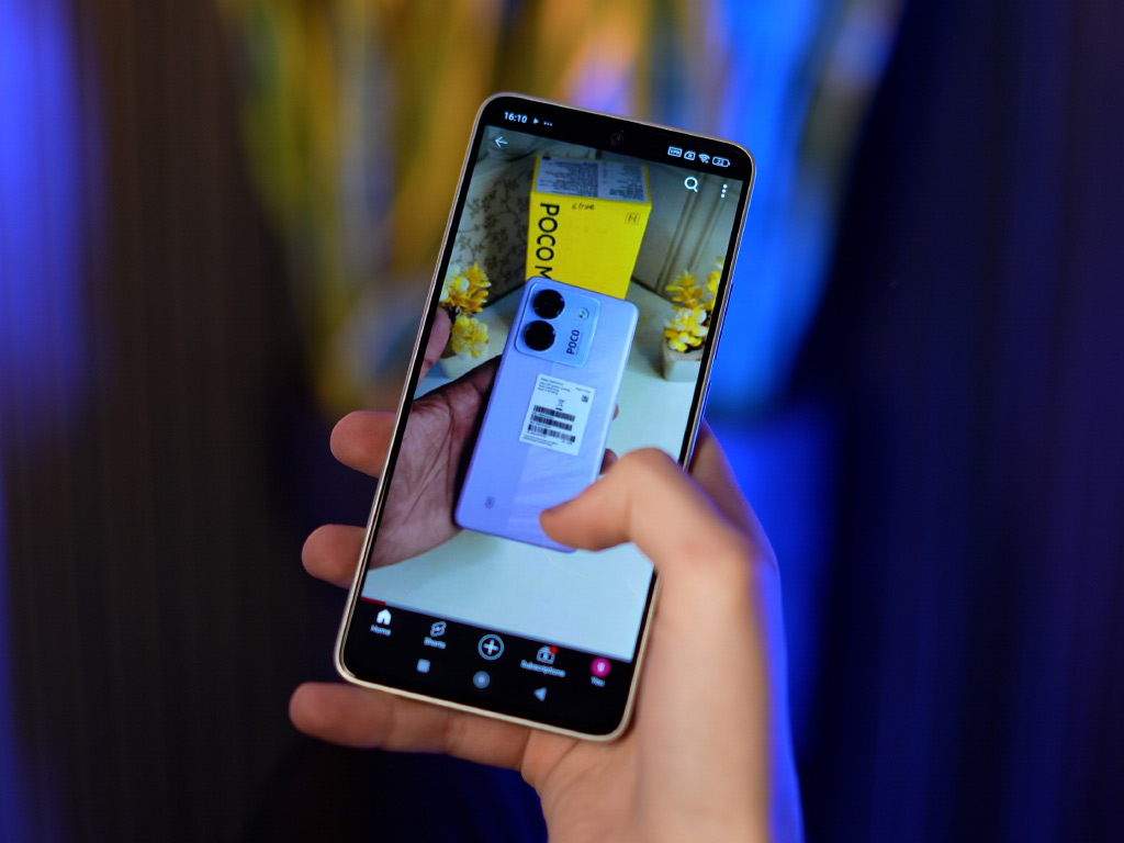 صفحه نمایش پوکو ام ۷ پرو