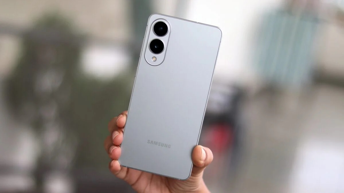 گلکسی اس ۲۶ اج.jpg