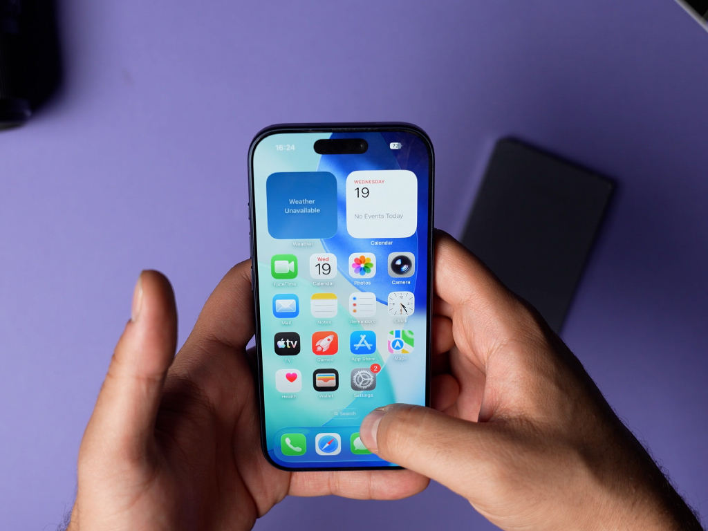 رابط&zwnj;کاربری گوشی آیفون ۱۷ پرو