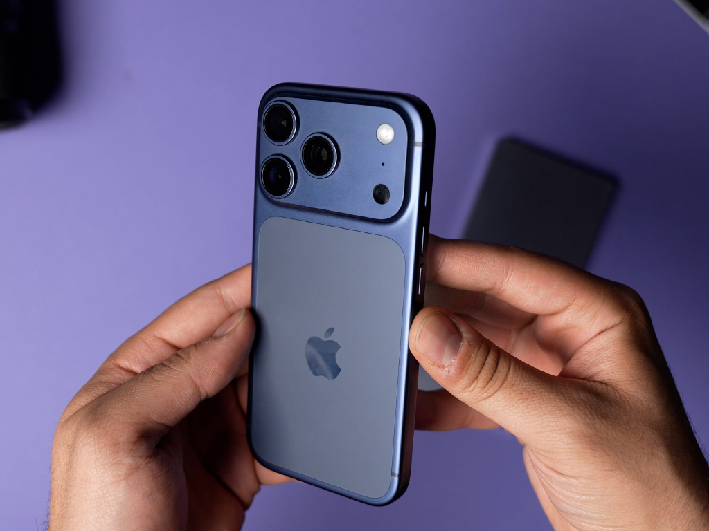 طراحی پنل پشتی آیفون ۱۷ پرو