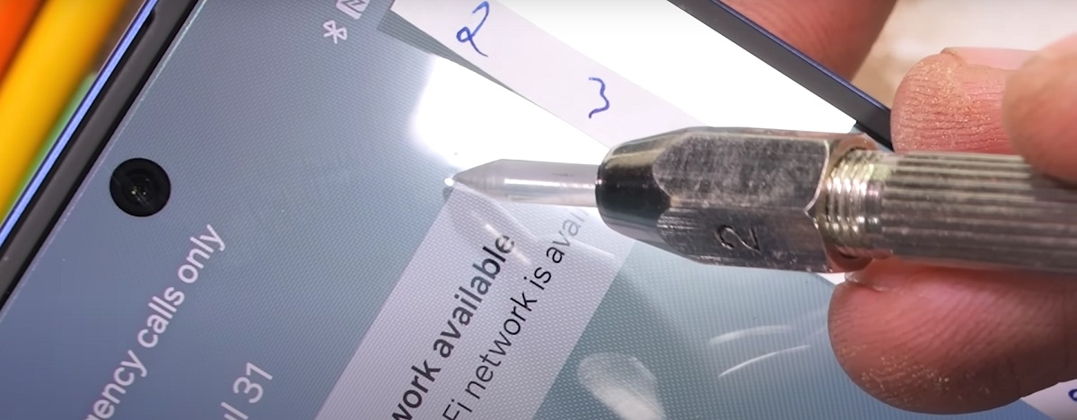 خط و خش نمایشگر گلکسی زد فلیپ