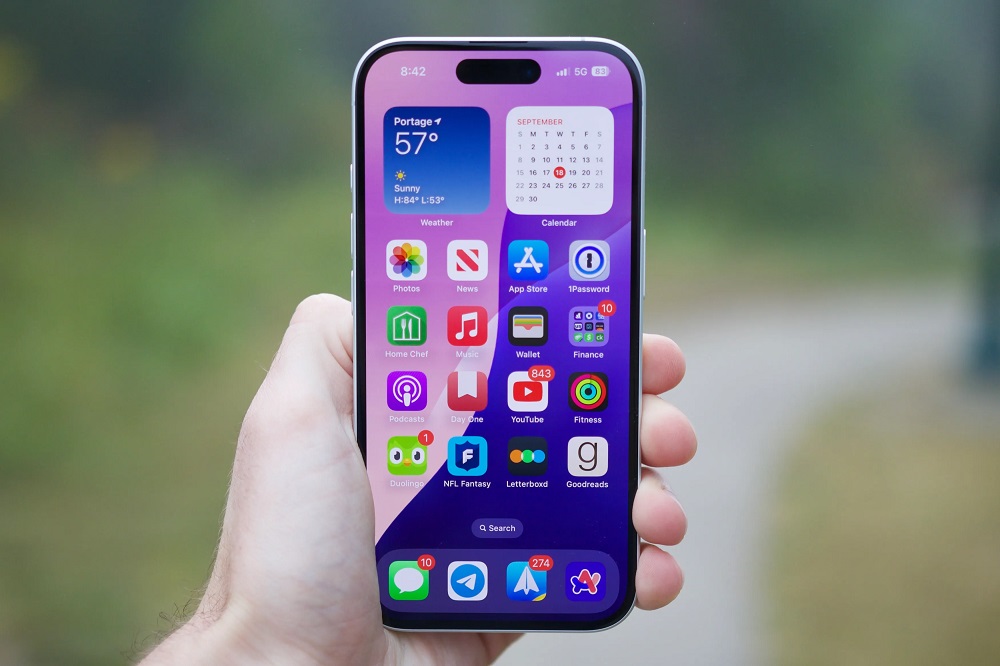 نمایشگر آیفون ۱۶