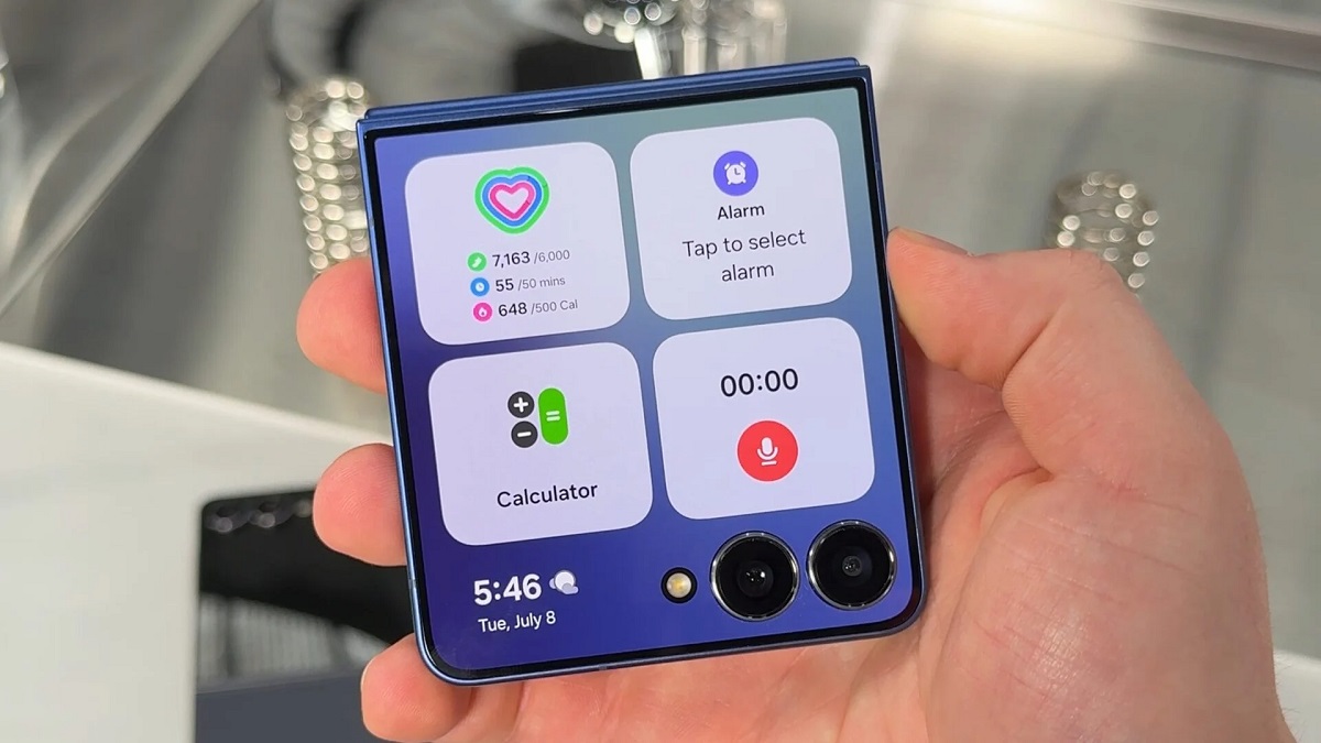 نمایشگر کاور گلکسی زد فلیپ ۷ سامسونگ