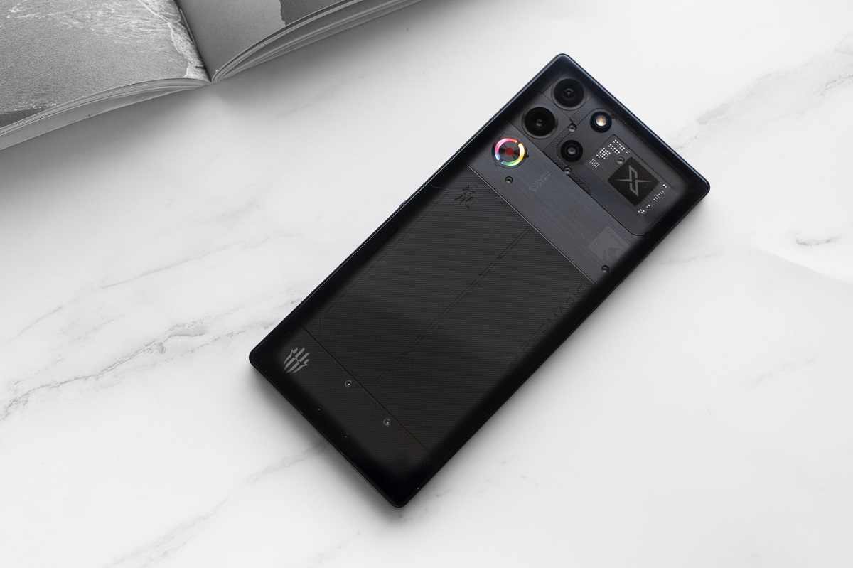 رد مجیک ۱۰ پرو پلاس