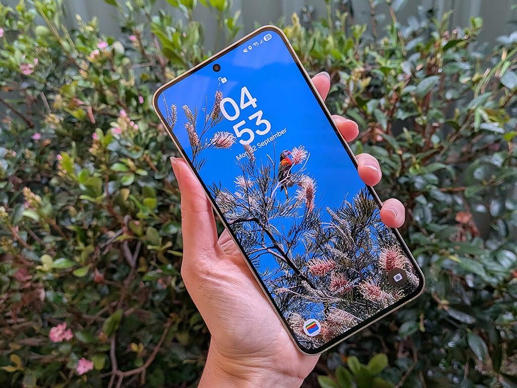 روشنایی صفحه نمایش گوشی سامسونگ گلکسی S25 FE