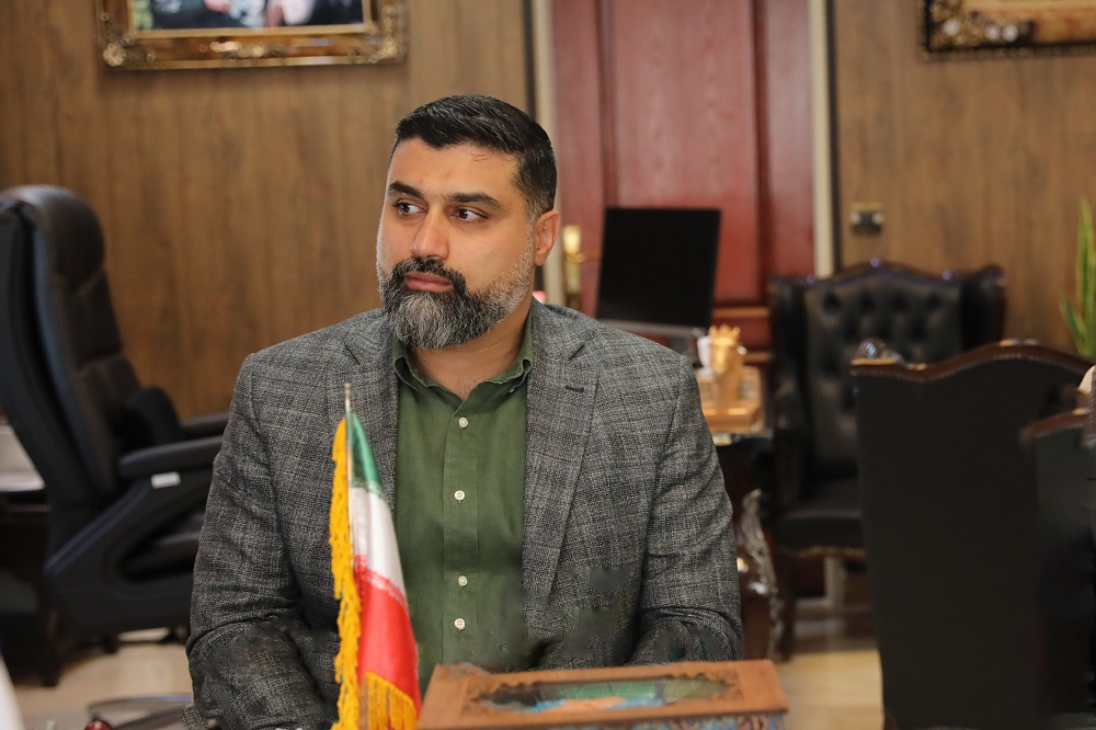 سیدحسین سادات حسینی.jpg