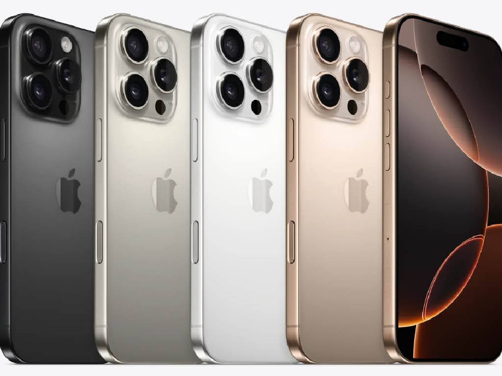 رنگبندی آیفون 16 پرو مکس شامل مشکی، نقرهای، طلایی و تیتانیوم طبیعی