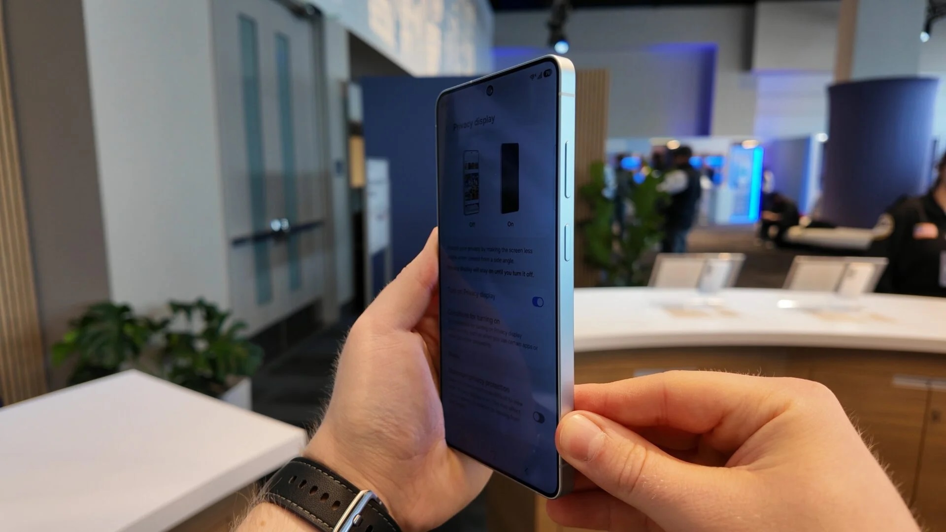 ویژگی privacy display گلکسی اس ۲۶ اولترا