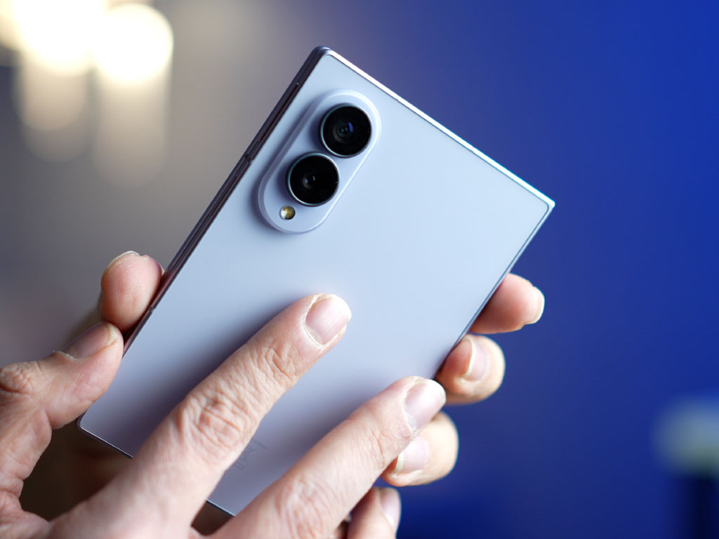 نقد و بررسی گوشی گلکسی زد فولد ۸